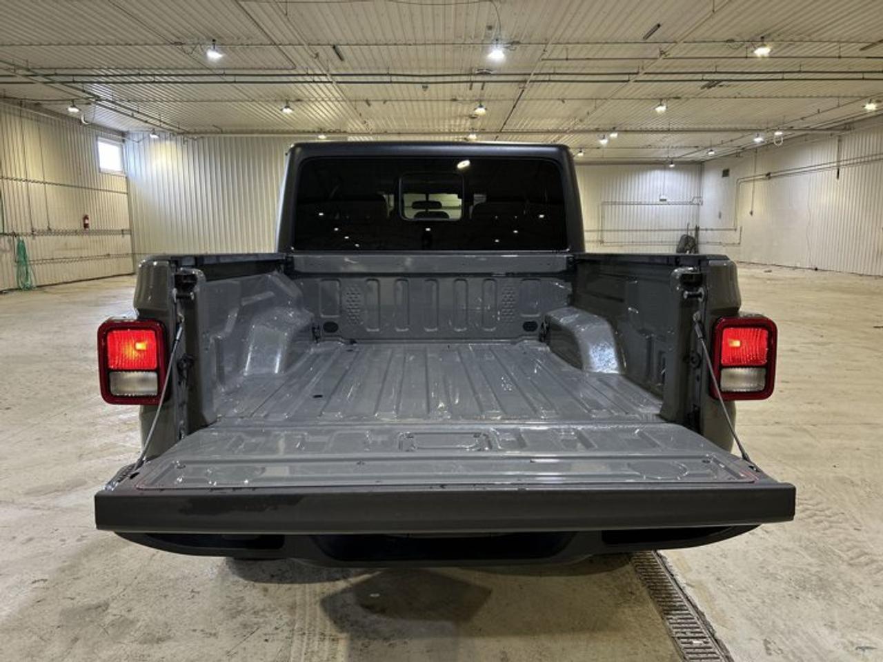 2021 Jeep Gladiator Sport S 4x4 Photo