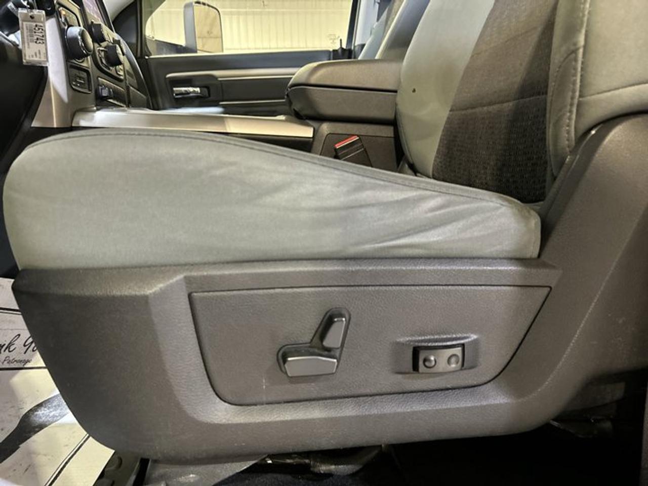 2020 RAM 1500 Classic Warlock Crew Cab 5'7 Box 4X4 Photo