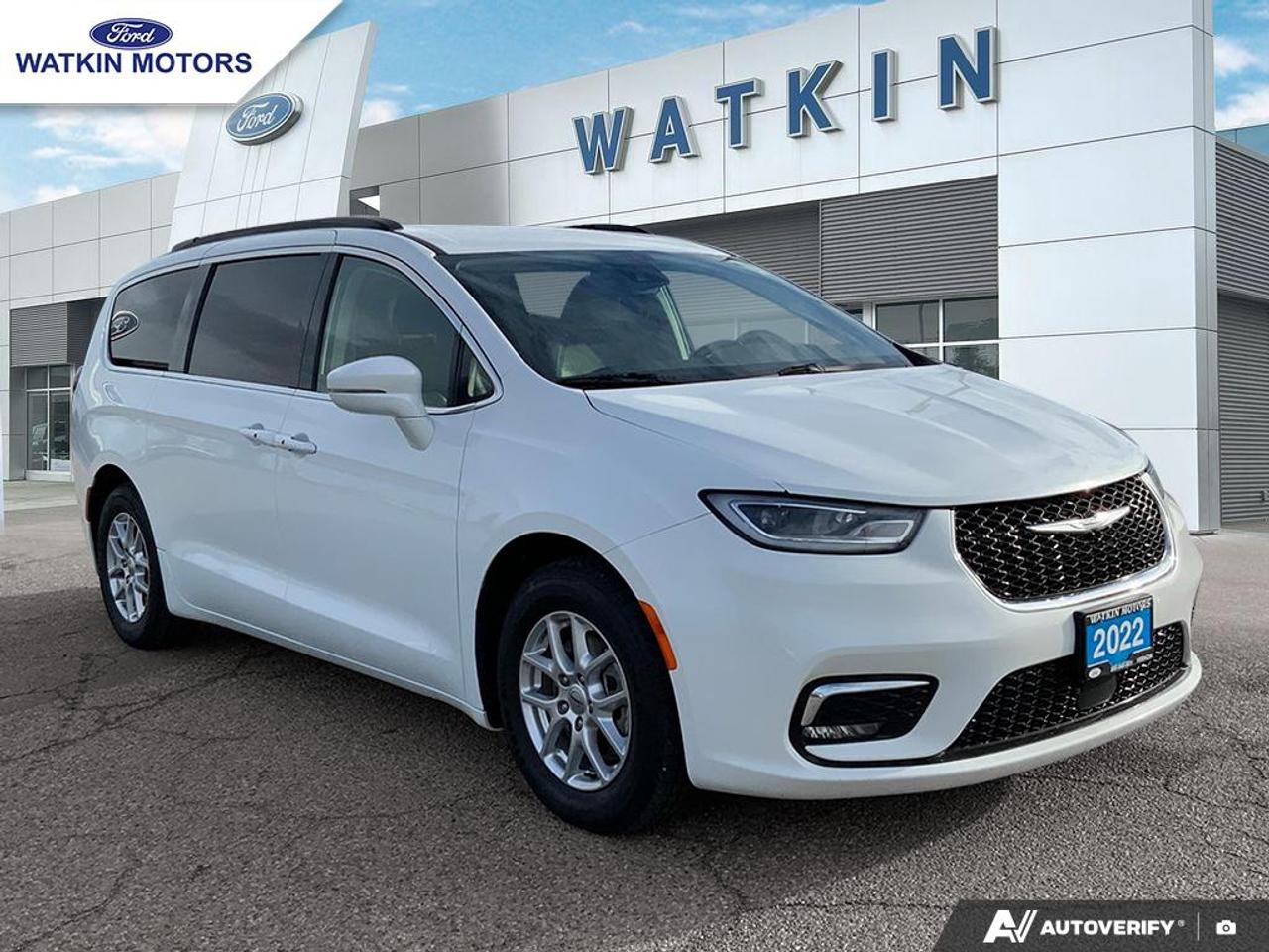 2022 Chrysler Pacifica Touring L Photo6