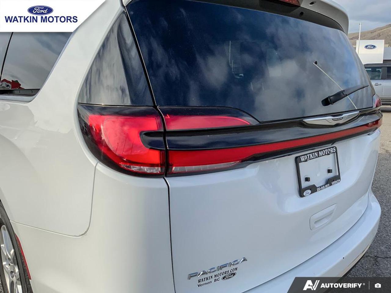 2022 Chrysler Pacifica Touring L Photo13