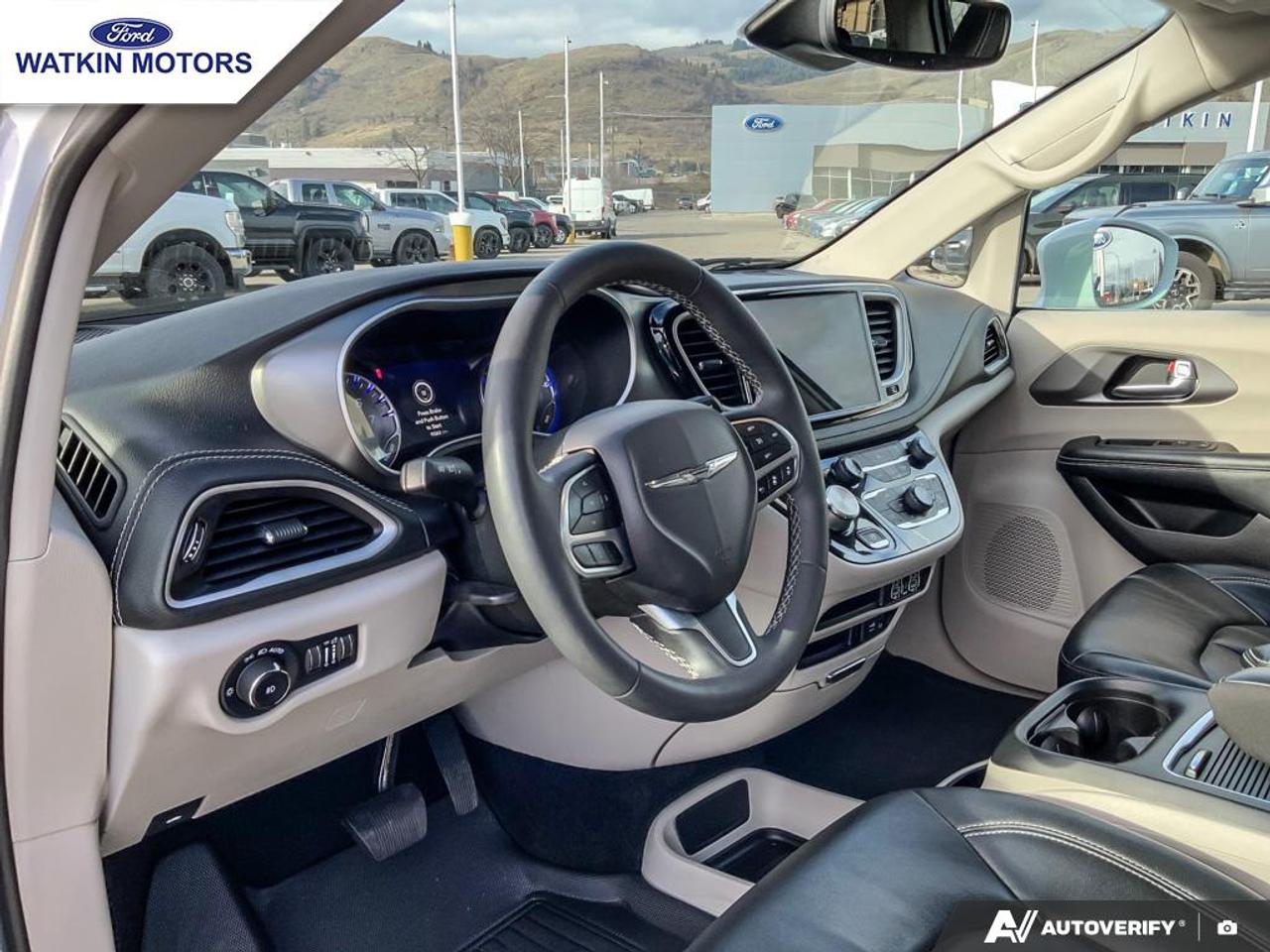 2022 Chrysler Pacifica Touring L Photo15