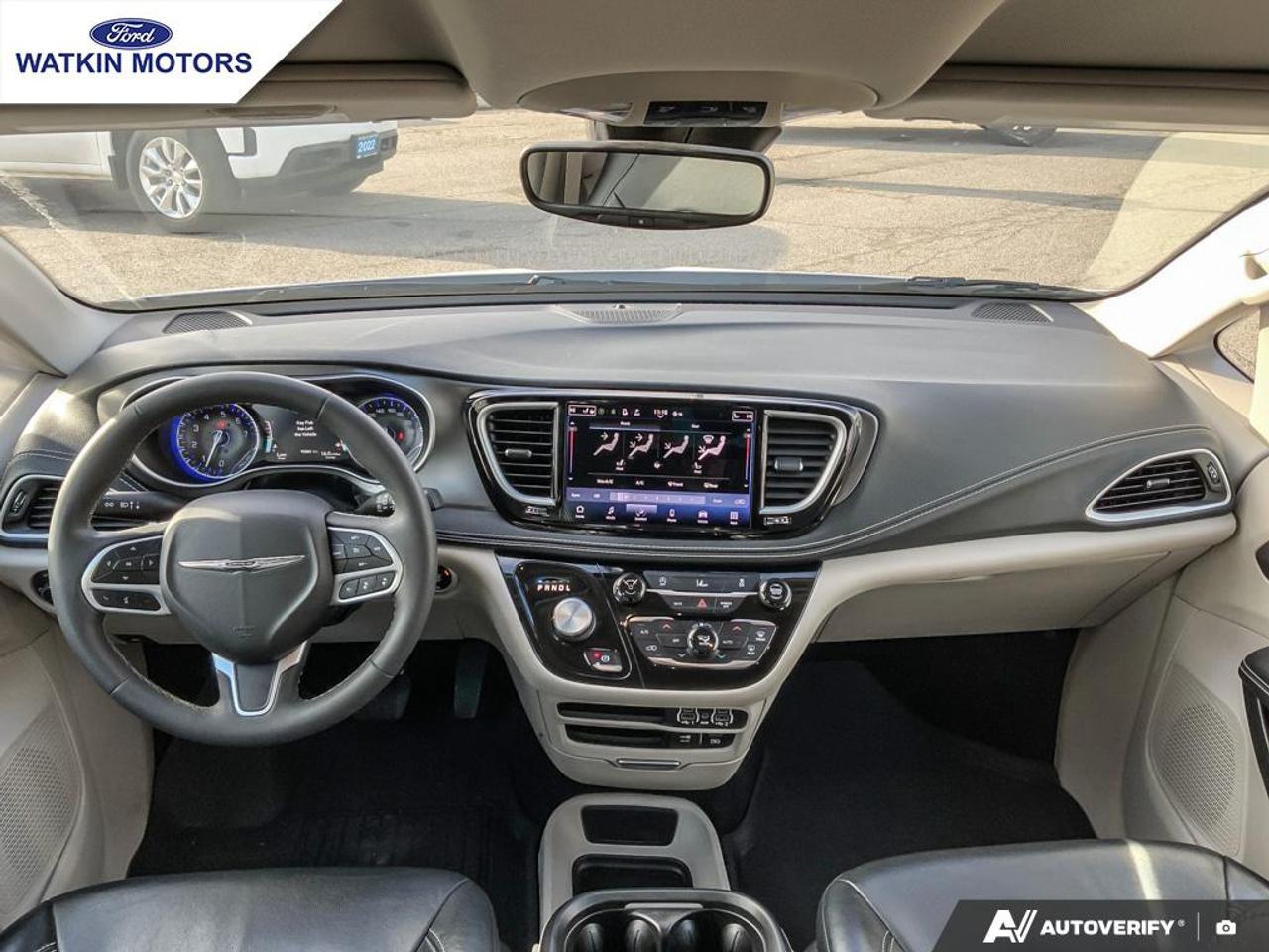 2022 Chrysler Pacifica Touring L Photo26