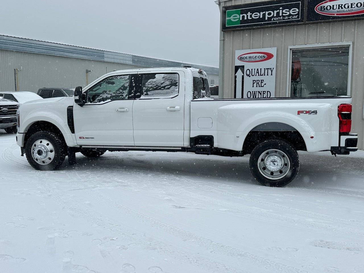 2026 Ford F-450 Super Duty DRW PLATINUM 4WD CREW CAB 8' BOX Photo