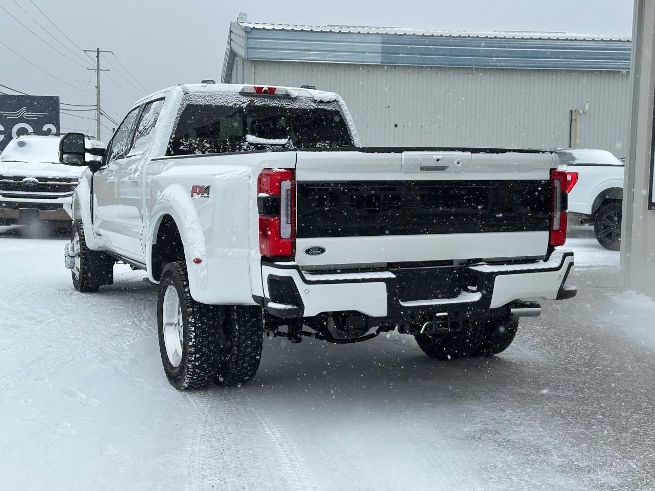 2026 Ford F-450 Super Duty DRW PLATINUM 4WD CREW CAB 8' BOX Photo