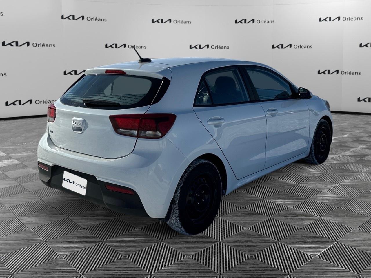 2022 Kia Rio 5-Door Photo
