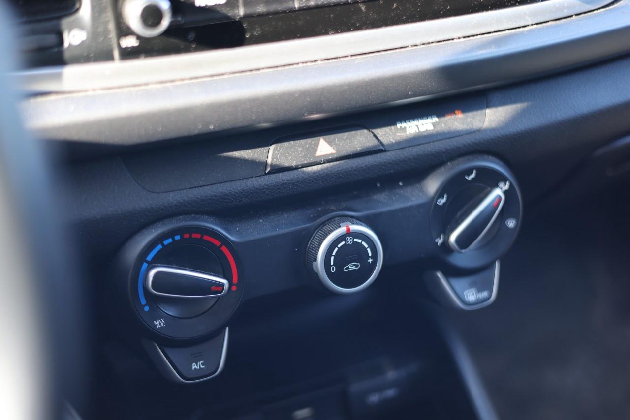 2022 Kia Rio 5-Door Photo