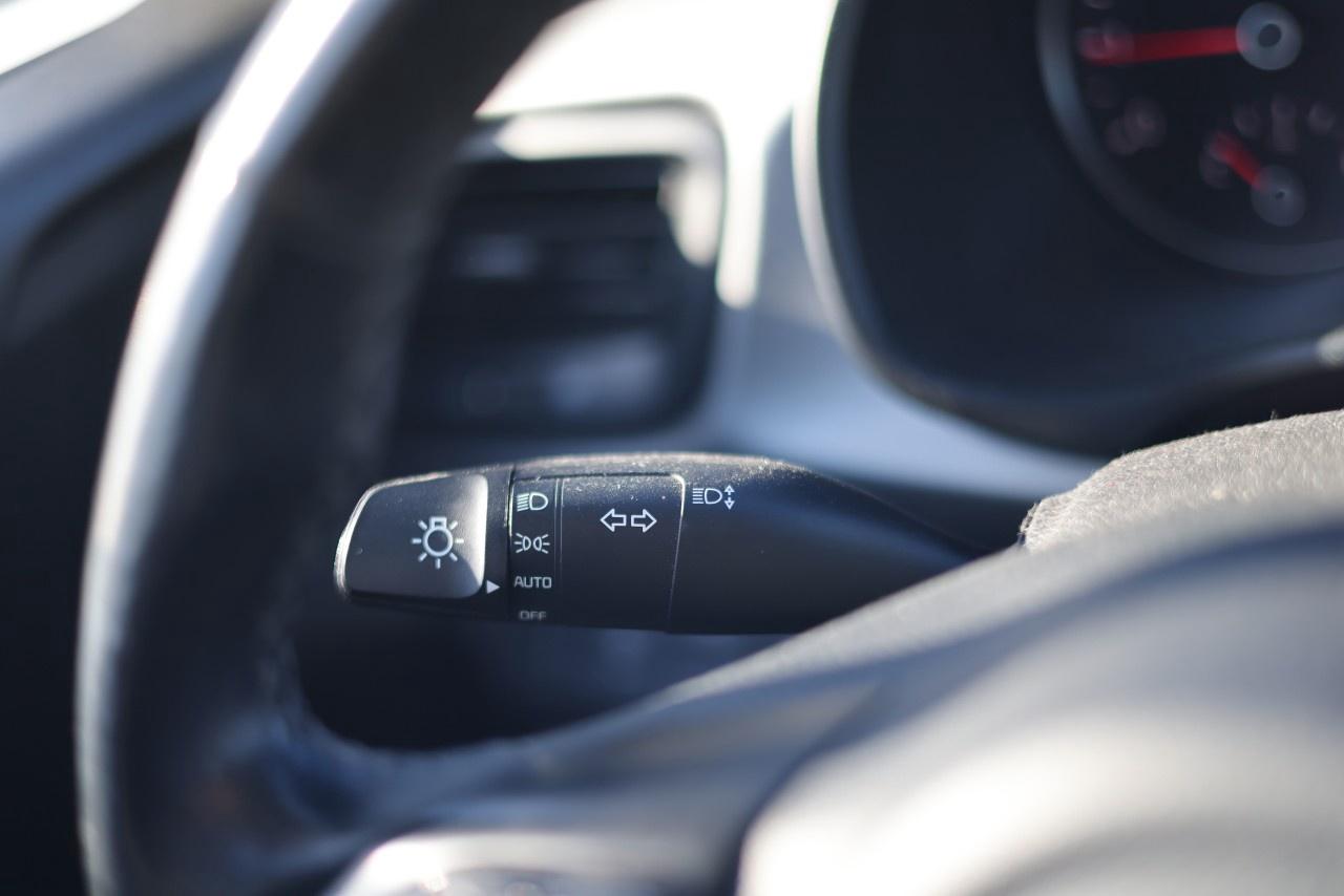 2022 Kia Rio 5-Door Photo