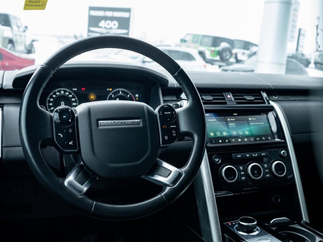 2019 Land Rover Discovery HSE LUXURY Photo2