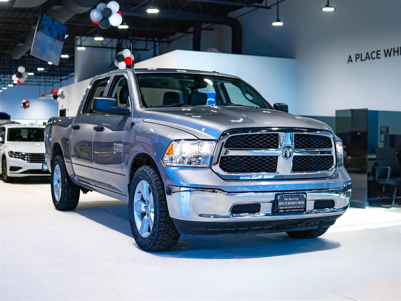 2023 RAM 1500 Classic SLT | CREW CAB | 4X4 | 20 INCH RIMS | NO ACCIDENTS Photo