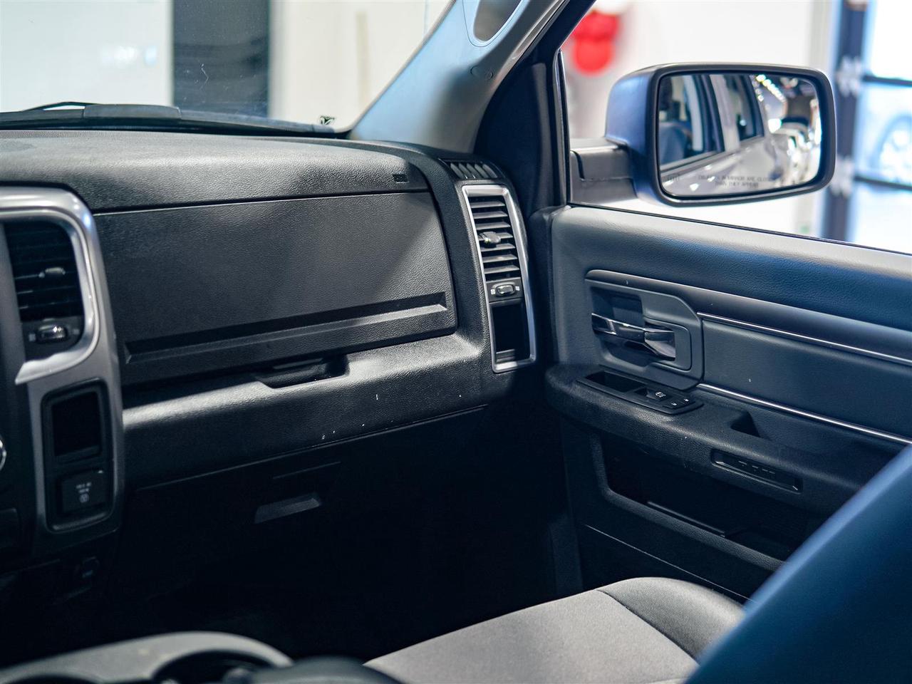 2023 RAM 1500 Classic SLT | CREW CAB | 4X4 | 20 INCH RIMS | NO ACCIDENTS Photo