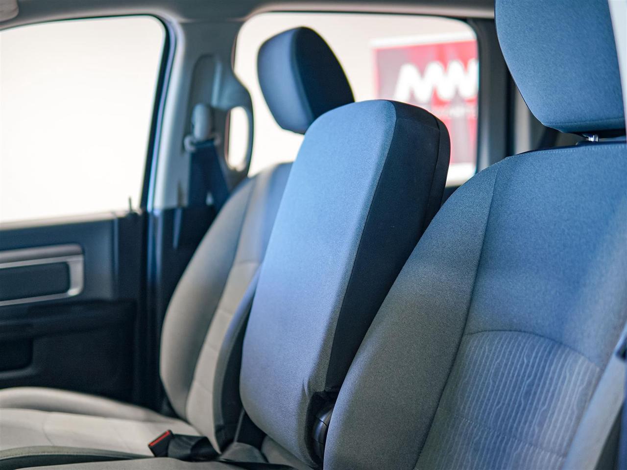 2023 RAM 1500 Classic SLT | CREW CAB | 4X4 | 20 INCH RIMS | NO ACCIDENTS Photo