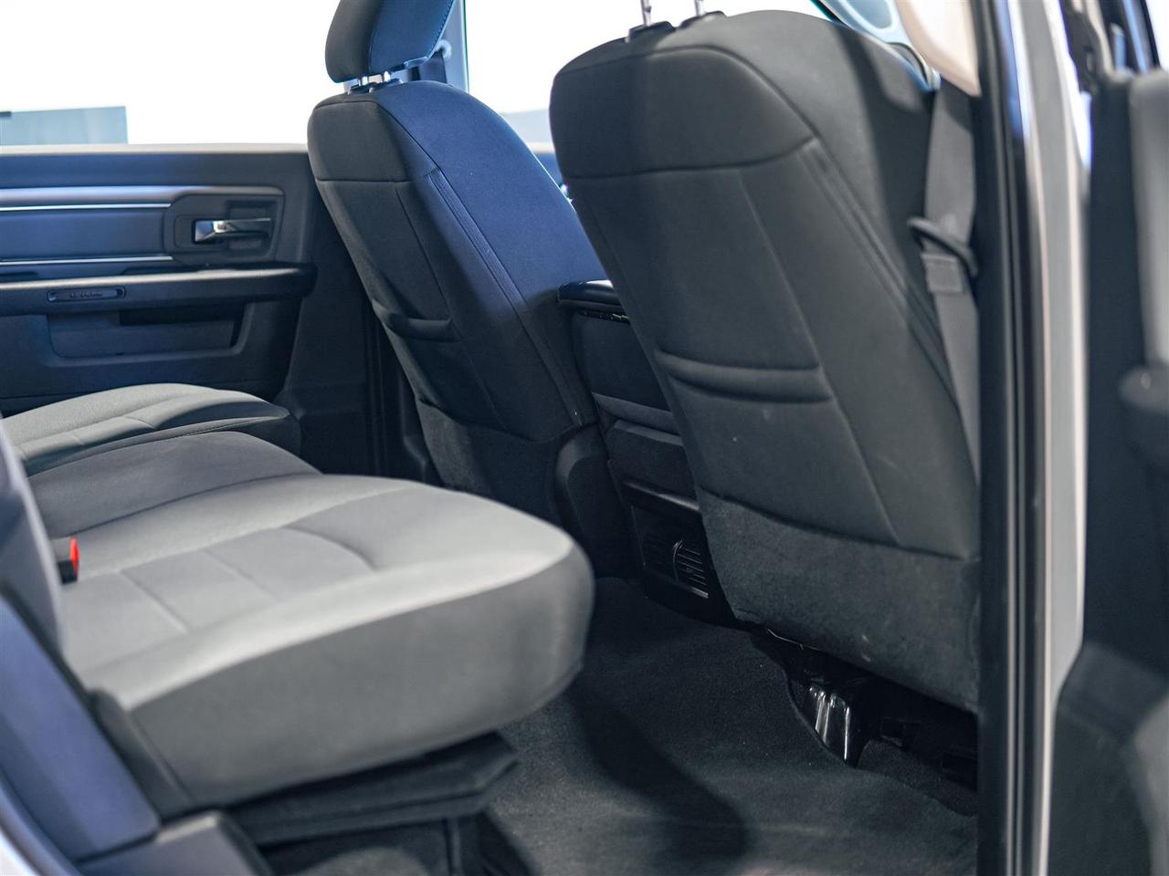 2023 RAM 1500 Classic SLT | CREW CAB | 4X4 | 20 INCH RIMS | NO ACCIDENTS Photo