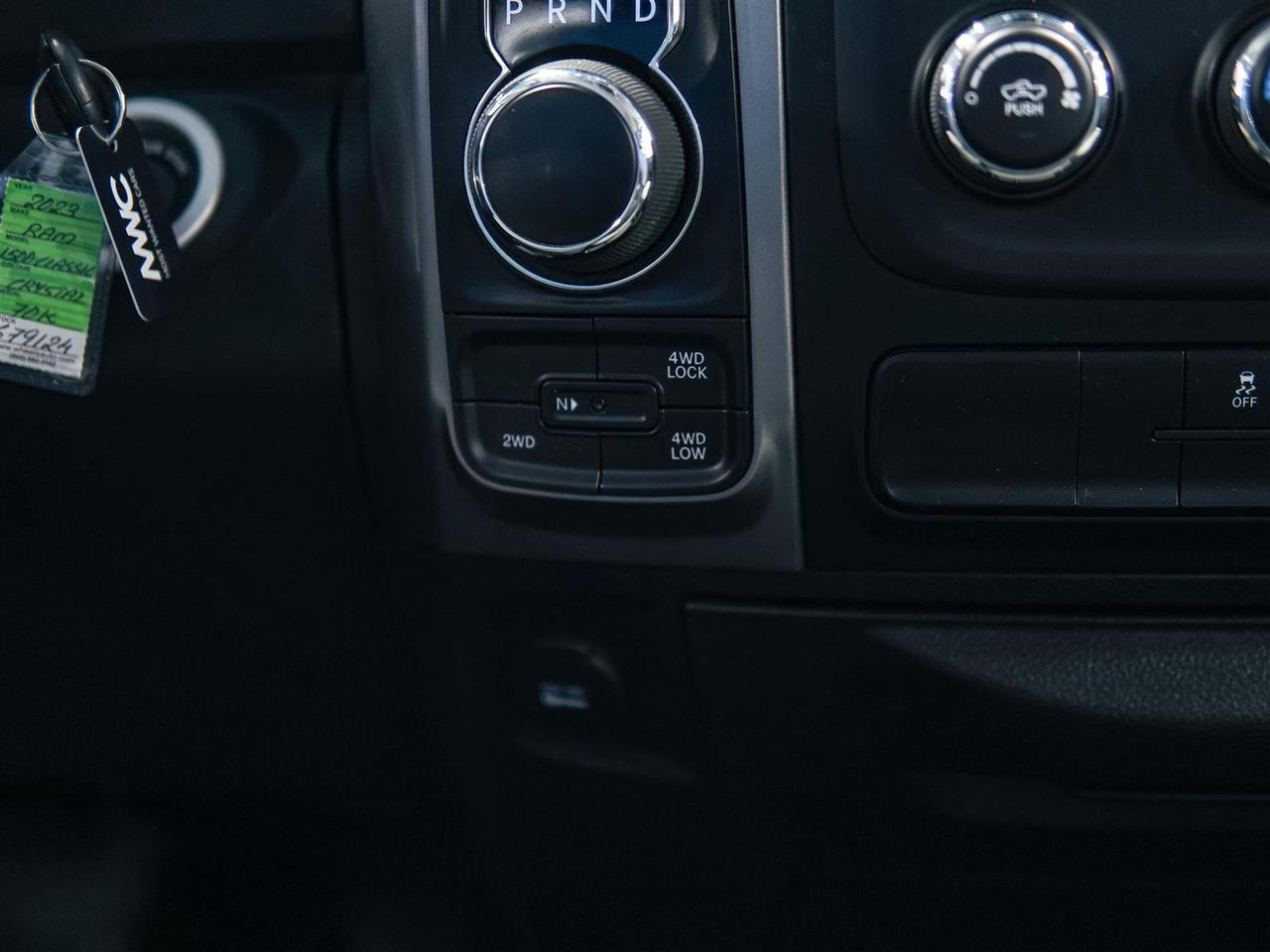 2023 RAM 1500 Classic SLT | CREW CAB | 4X4 | 20 INCH RIMS | NO ACCIDENTS Photo