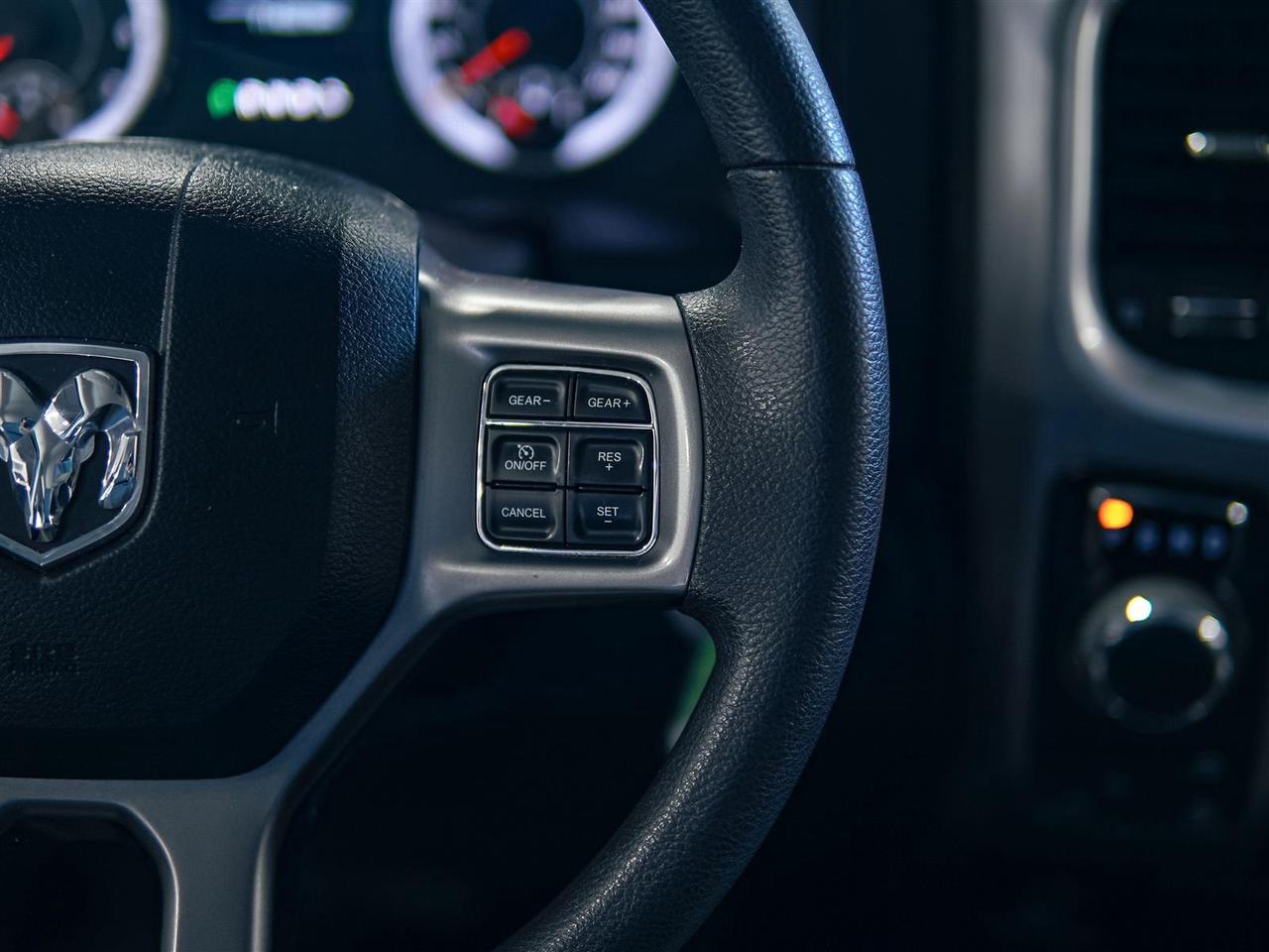 2023 RAM 1500 Classic SLT | CREW CAB | 4X4 | 20 INCH RIMS | NO ACCIDENTS Photo