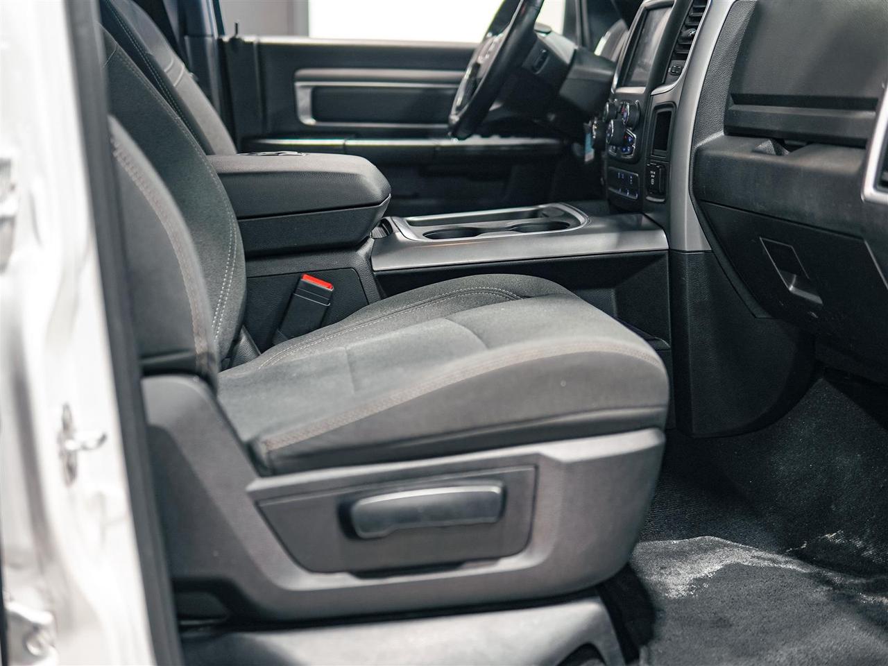 2022 RAM 1500 Classic WARLOCK | CREW CAB | 4X4 | PREF PKG | CONV PKG | ALPINE SOUND Photo