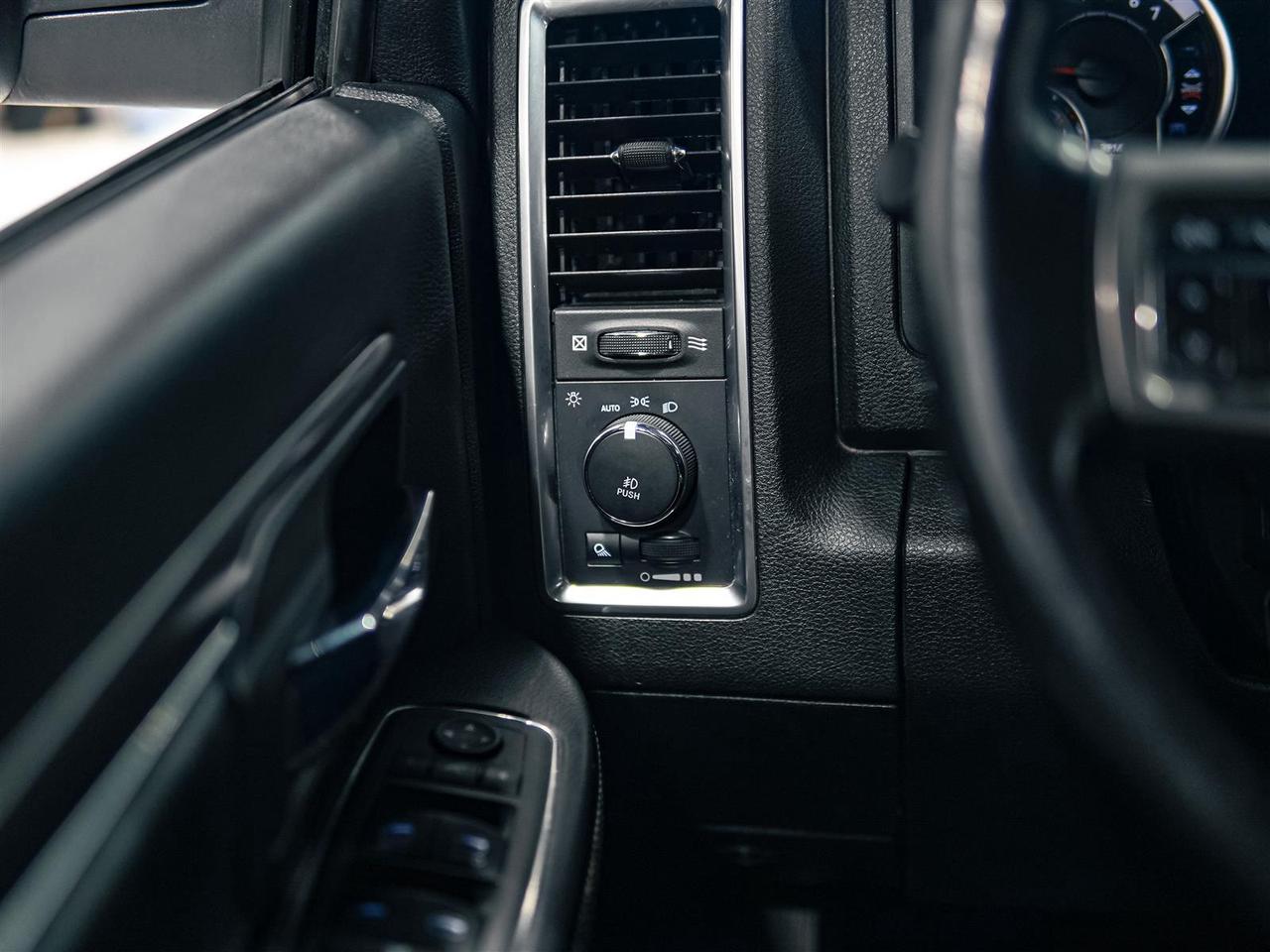 2022 RAM 1500 Classic WARLOCK | CREW CAB | 4X4 | PREF PKG | CONV PKG | ALPINE SOUND Photo