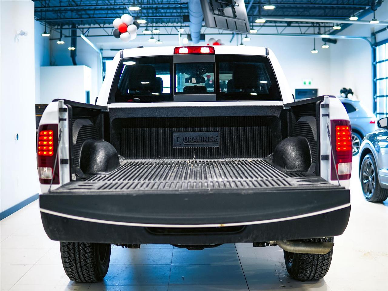 2022 RAM 1500 Classic WARLOCK | CREW CAB | 4X4 | PREF PKG | CONV PKG | ALPINE SOUND Photo