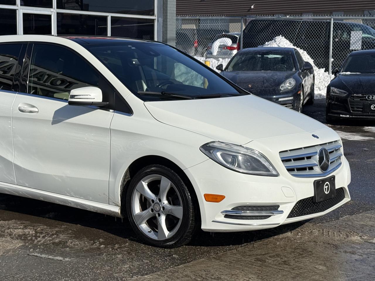 2014 Mercedes-Benz B-Class B250 | PREMIUM | PANO | BACK UP CAMERA Photo