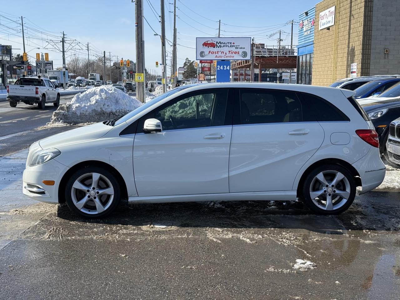 2014 Mercedes-Benz B-Class B250 | PREMIUM | PANO | BACK UP CAMERA Photo