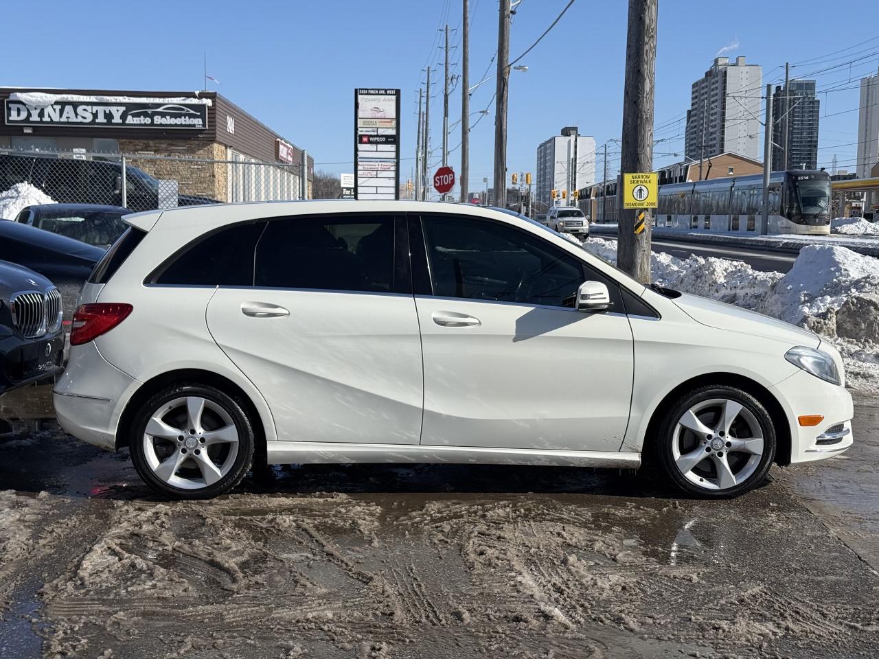 2014 Mercedes-Benz B-Class B250 | PREMIUM | PANO | BACK UP CAMERA Photo