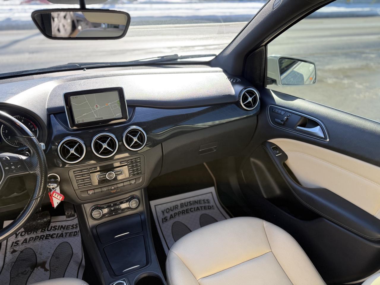 2014 Mercedes-Benz B-Class B250 | PREMIUM | PANO | BACK UP CAMERA Photo