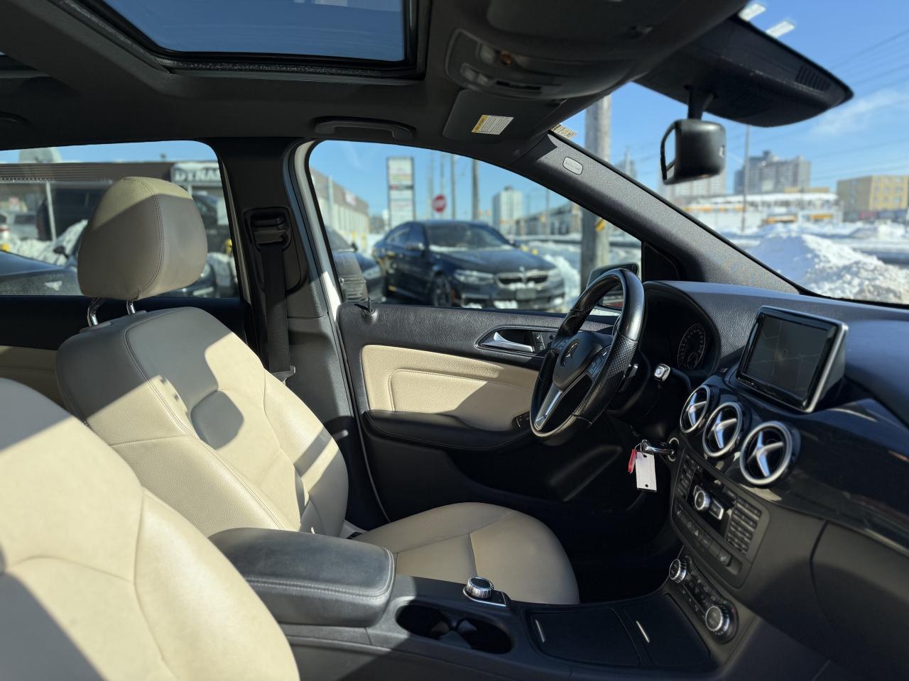 2014 Mercedes-Benz B-Class B250 | PREMIUM | PANO | BACK UP CAMERA Photo