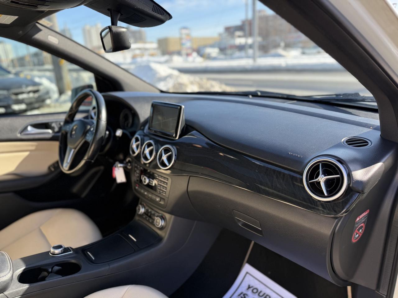 2014 Mercedes-Benz B-Class B250 | PREMIUM | PANO | BACK UP CAMERA Photo