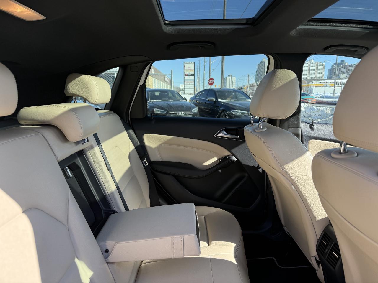 2014 Mercedes-Benz B-Class B250 | PREMIUM | PANO | BACK UP CAMERA Photo