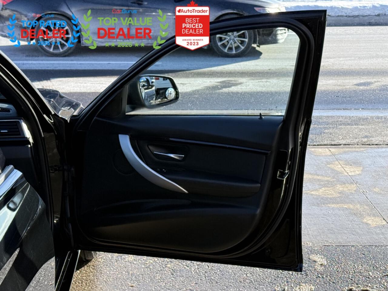 2018 BMW 3 Series 330i | PREMIUM | SUNROOF | LOADED Photo