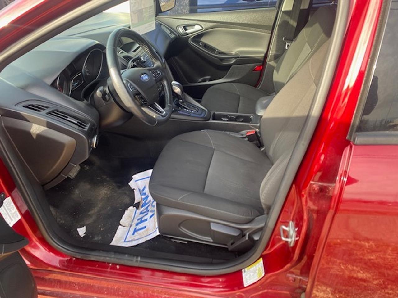 2015 Ford Focus 5DR HB SE Photo