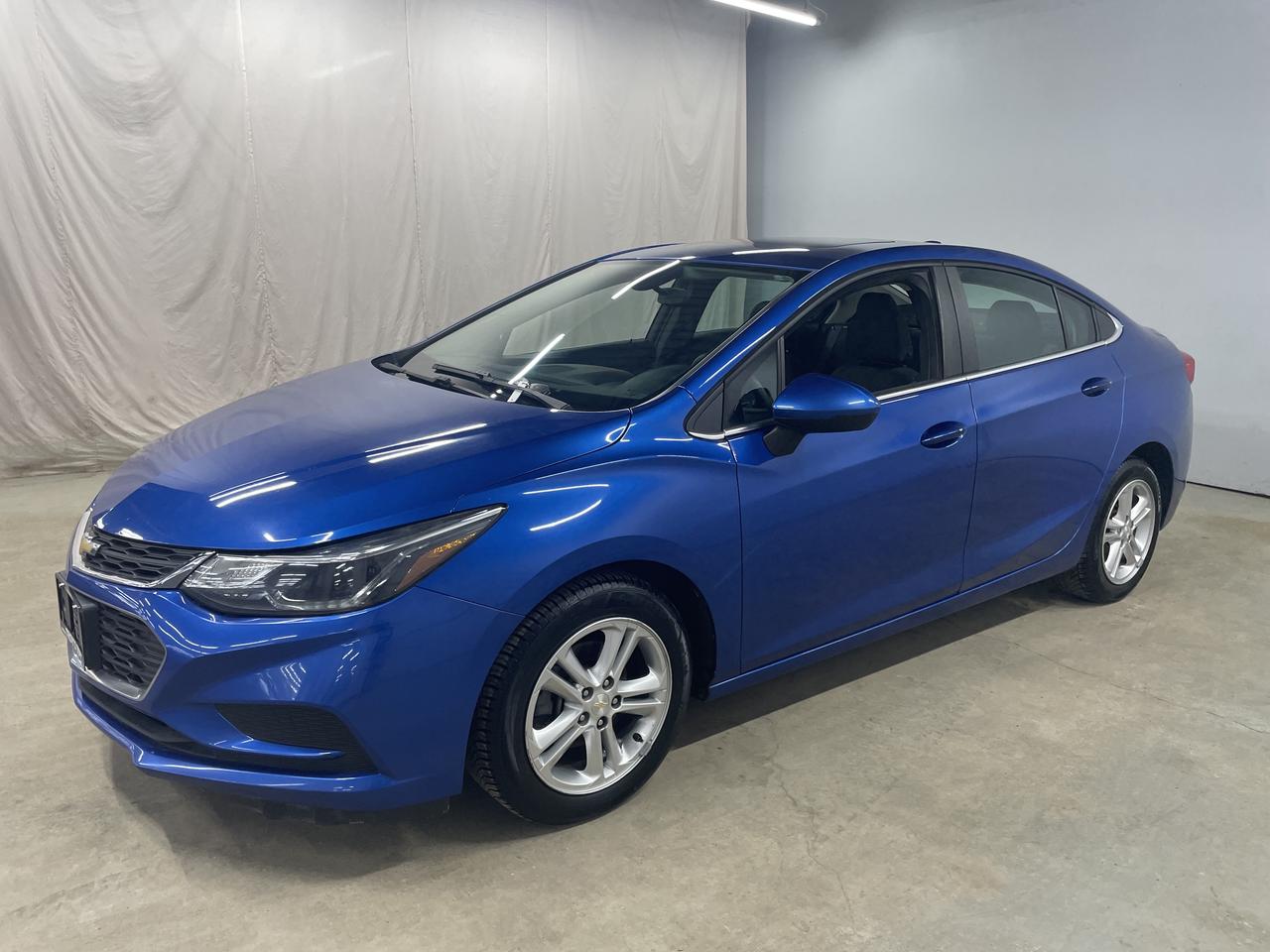 2017 Chevrolet Cruze LT | SUNROOF | POWER SEATS | HEATED SEATS Photo3