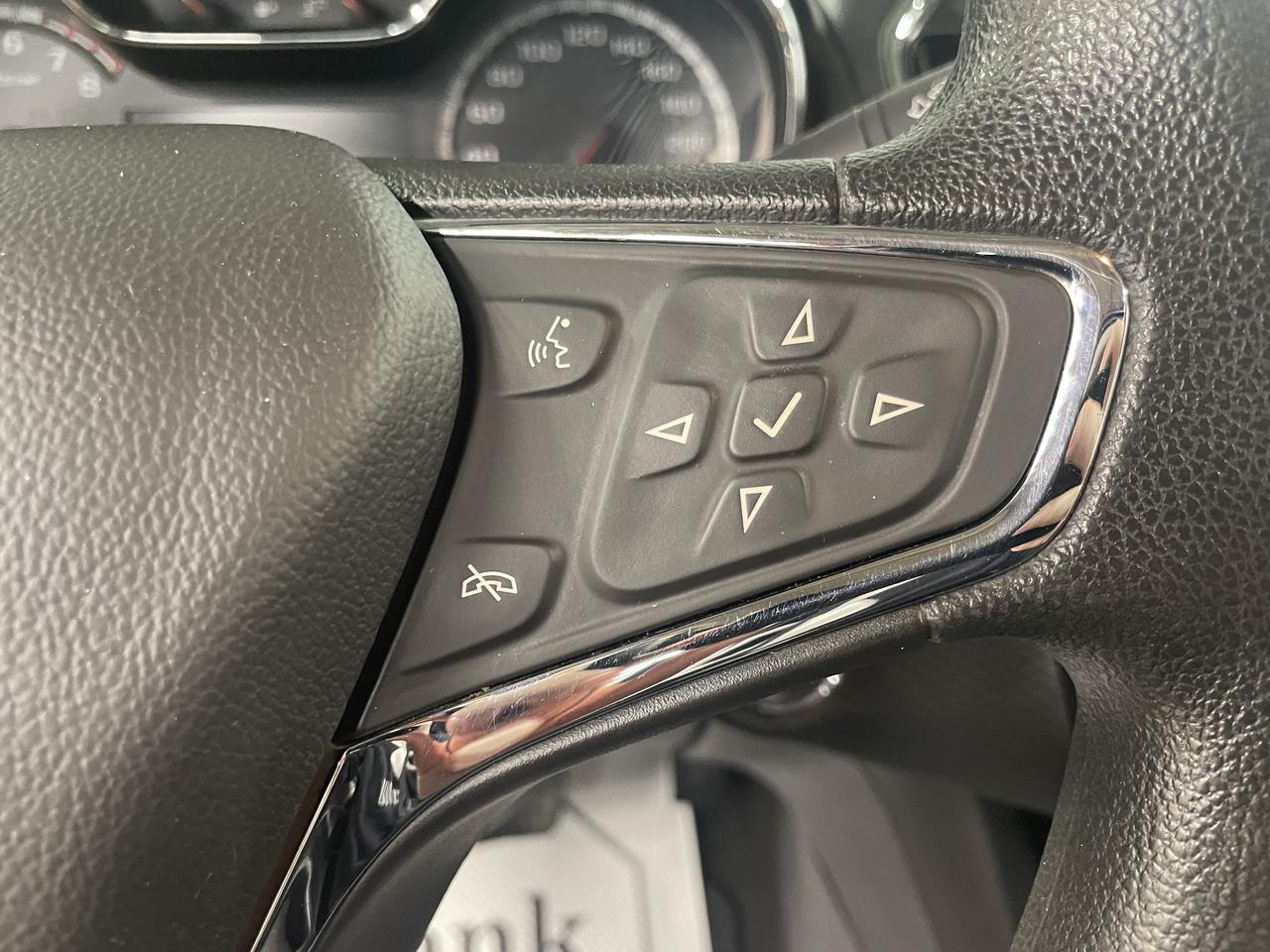 2017 Chevrolet Cruze LT | SUNROOF | POWER SEATS | HEATED SEATS Photo9