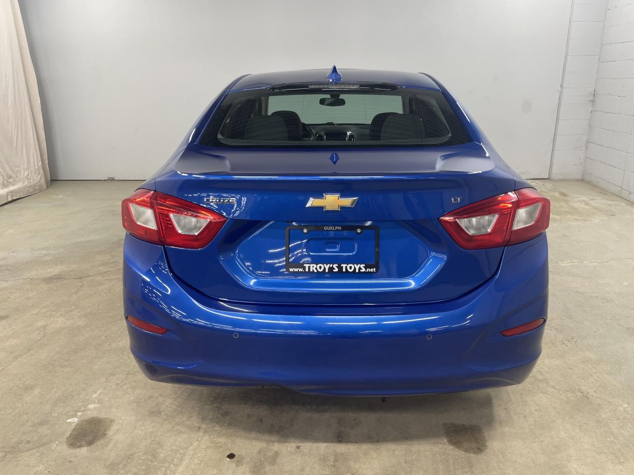 2017 Chevrolet Cruze LT | SUNROOF | POWER SEATS | HEATED SEATS Photo