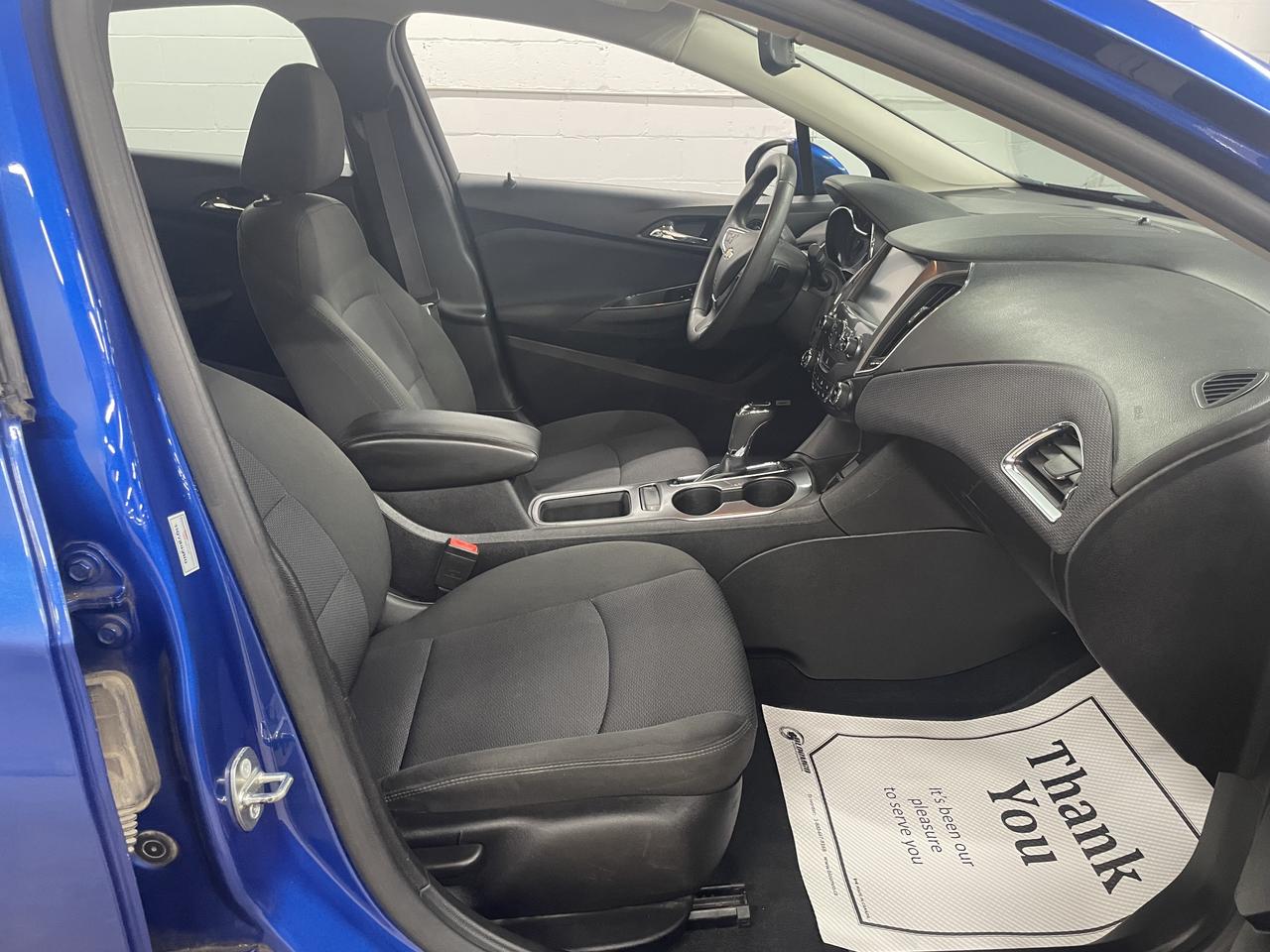 2017 Chevrolet Cruze LT | SUNROOF | POWER SEATS | HEATED SEATS Photo