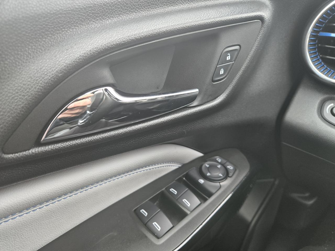 2025 Chevrolet Trax LT Photo