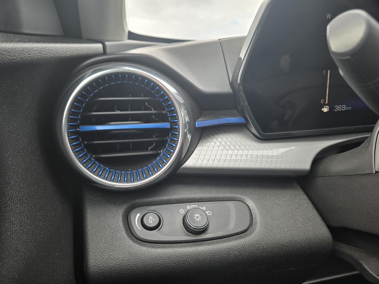 2025 Chevrolet Trax LT Photo