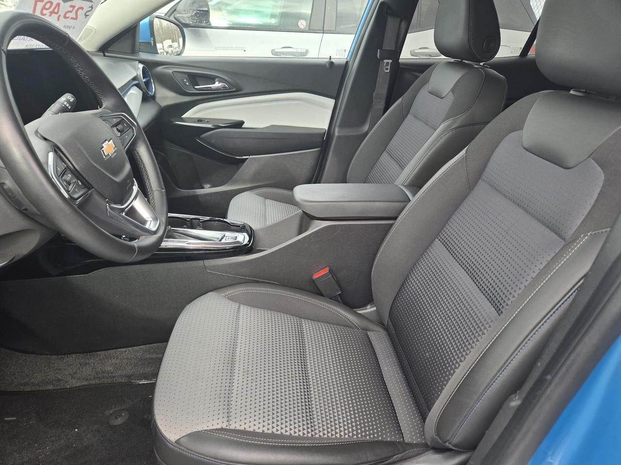 2025 Chevrolet Trax LT Photo