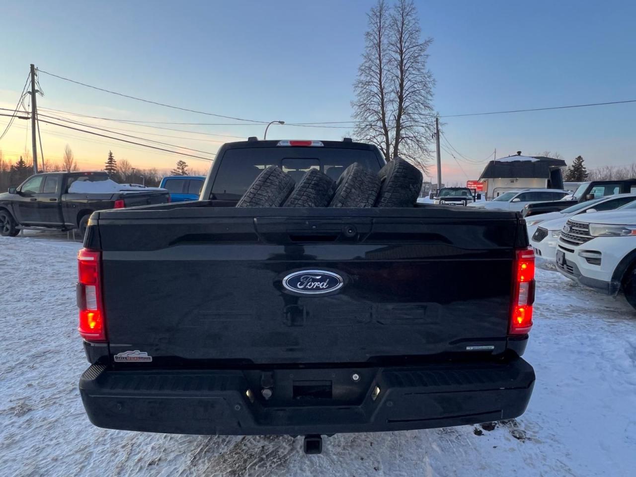 2021 Ford F-150 XLT Photo3