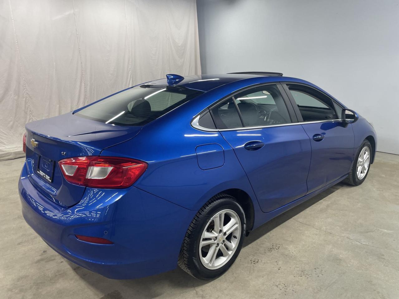 2017 Chevrolet Cruze LT | SUNROOF | POWER SEATS | HEATED SEATS