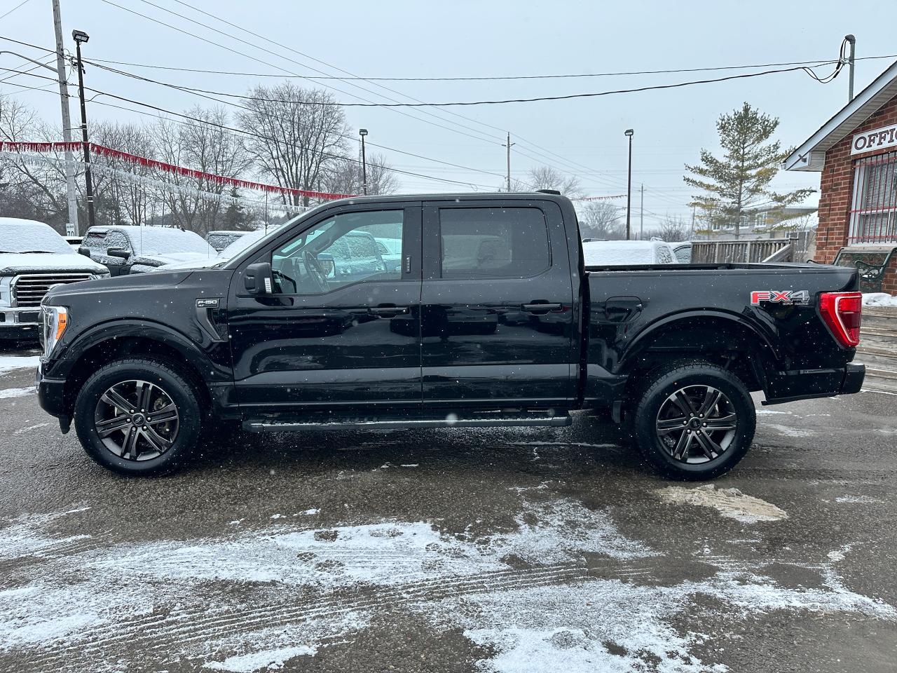 2022 Ford F-150 XLT-FX4 SuperCrew 5.0 HTDCloth NAV DriverAssist XM Photo2