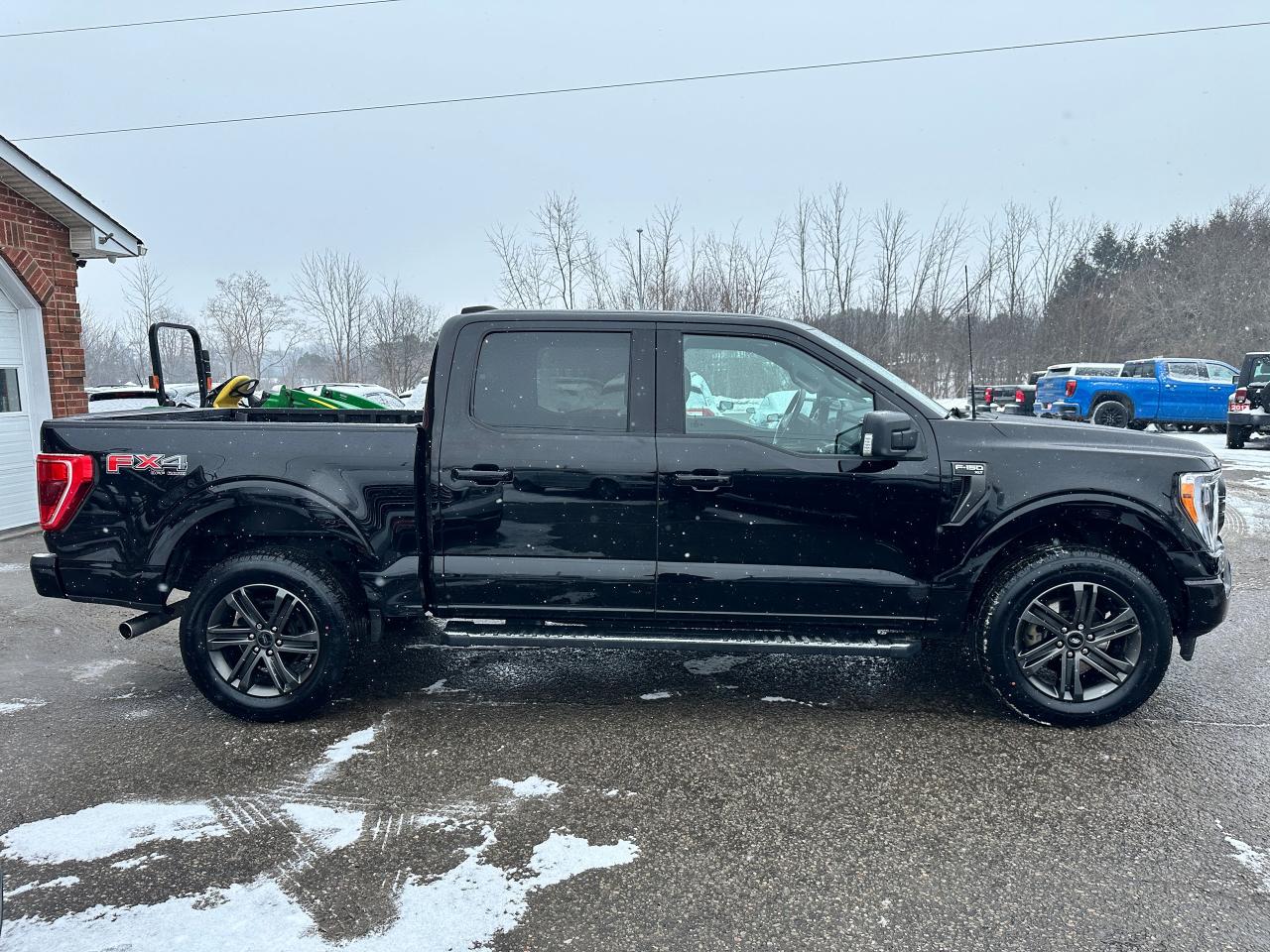 2022 Ford F-150 XLT-FX4 SuperCrew 5.0 HTDCloth NAV DriverAssist XM Photo