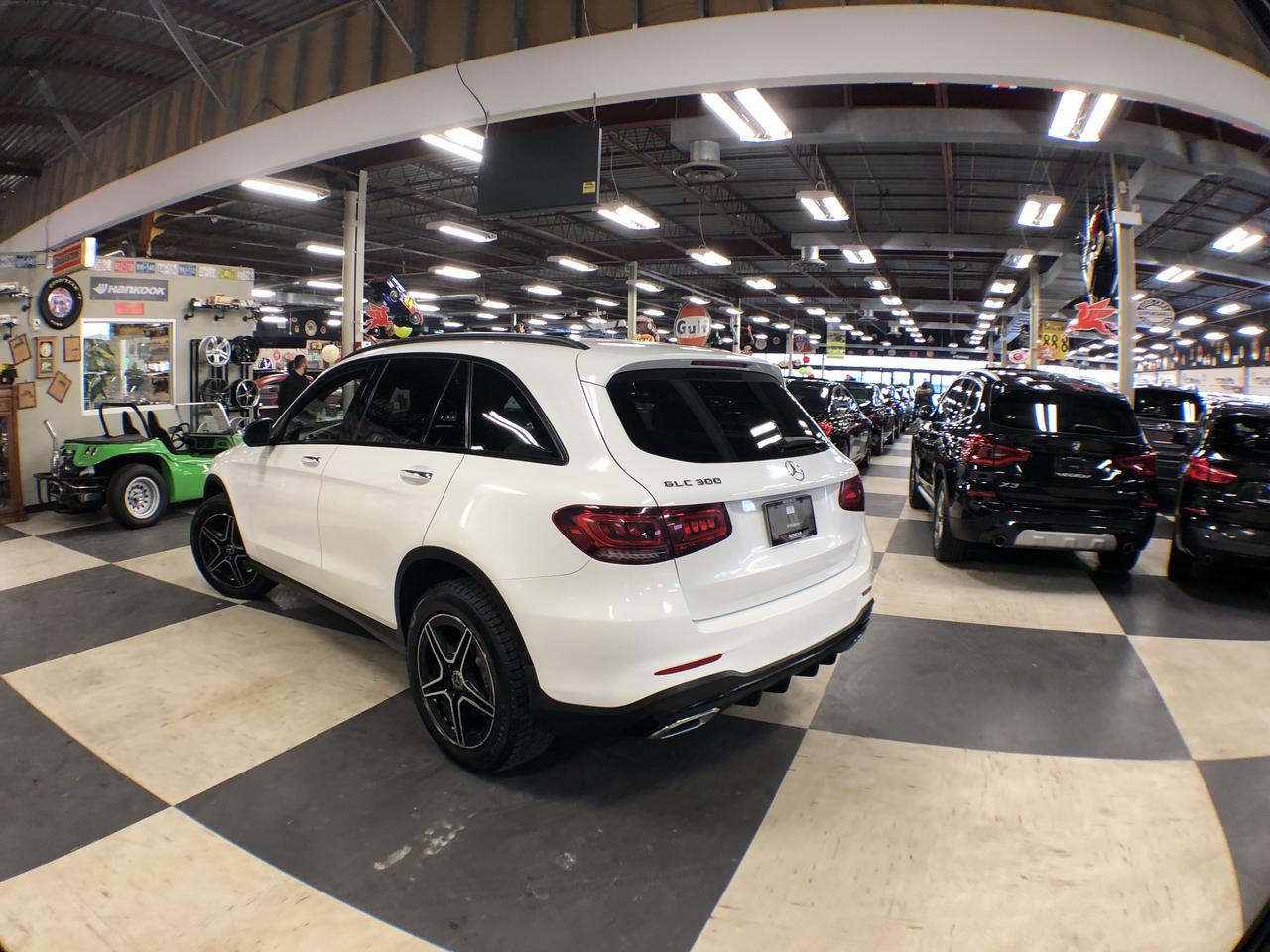 2020 Mercedes-Benz GLC-Class 300 AMG PKG 4MATIC LEATHER PAN/ROOF NAVI CAMERA Photo4