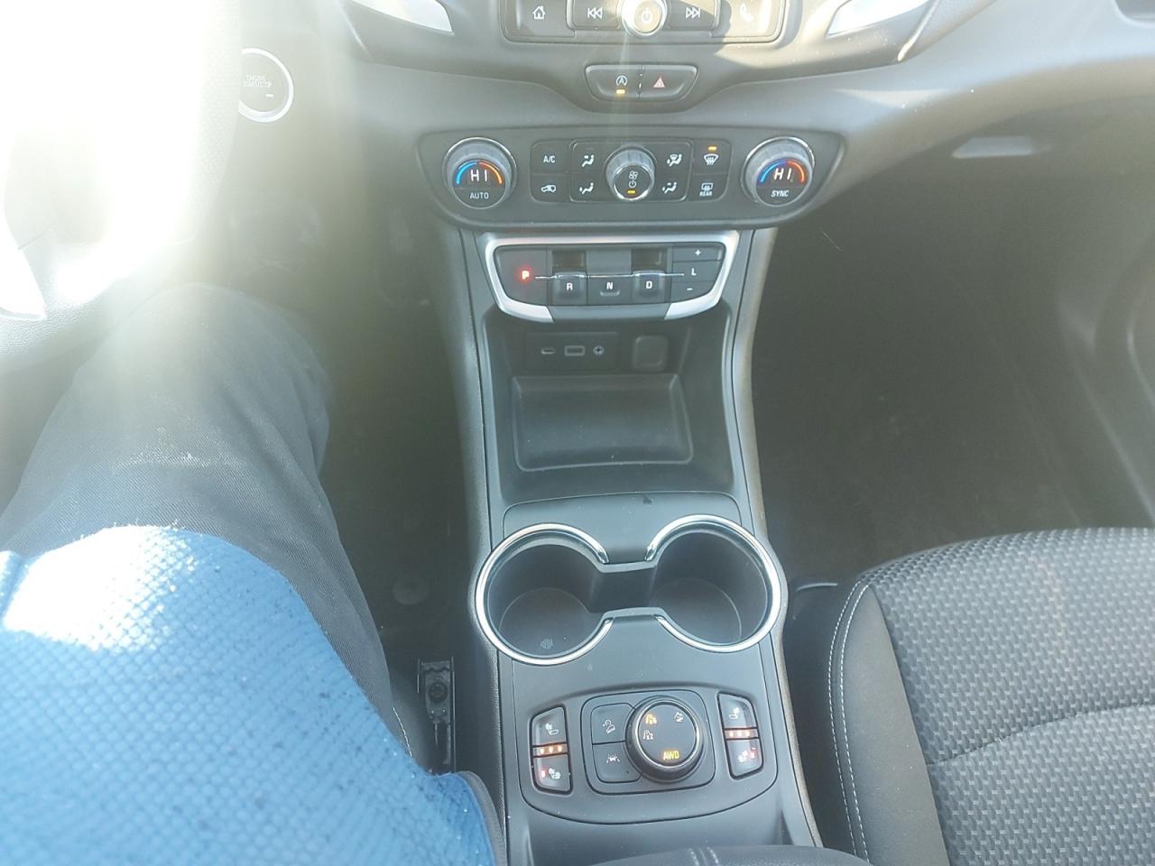 2024 GMC Terrain SLE Photo