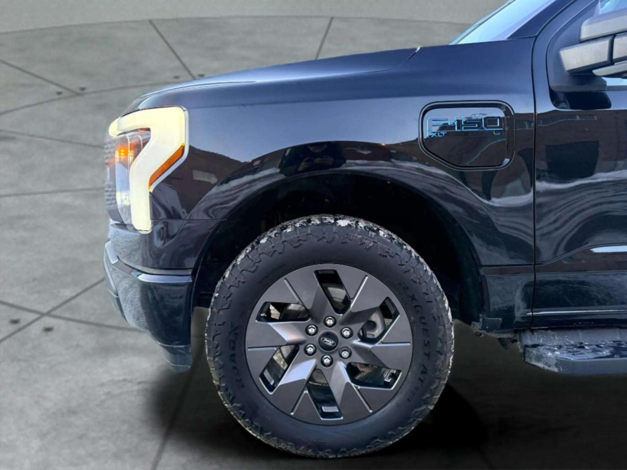 2024 Ford F-150 Lightning XLT 4WD SuperCrew 5.5' Box Photo