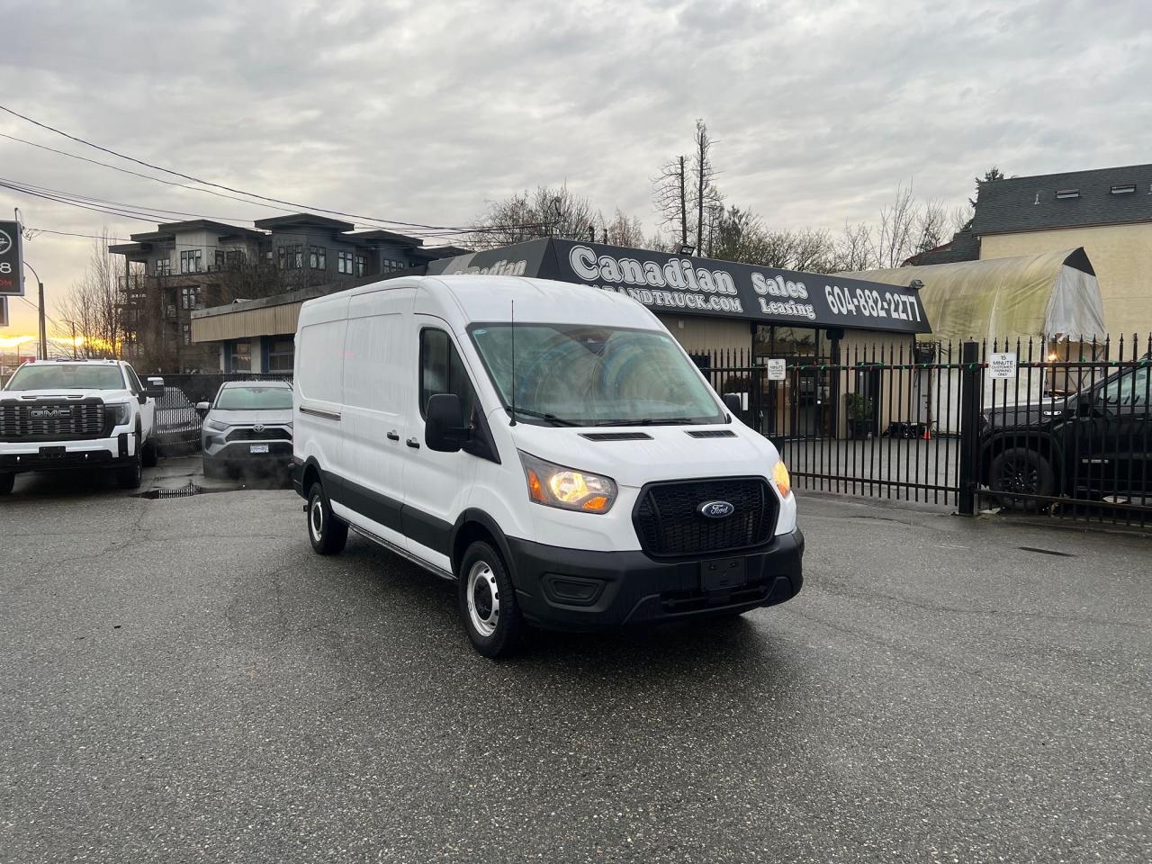 2024 Ford Transit Cargo Van T-250 148" Med Rf 9070 GVWR RWD