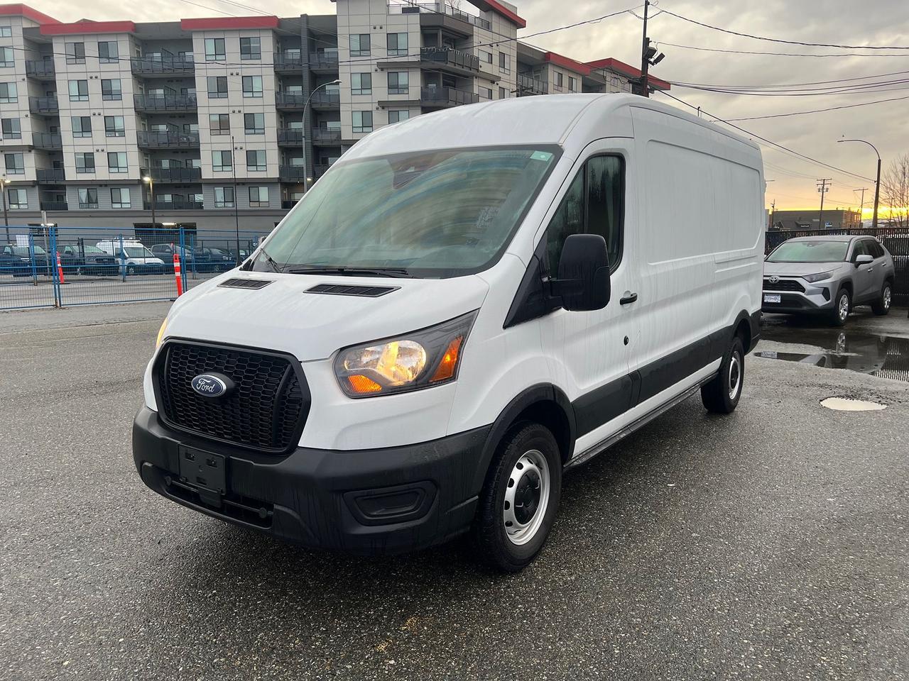 2024 Ford Transit Cargo Van T-250 148" Med Rf 9070 GVWR RWD Photo20