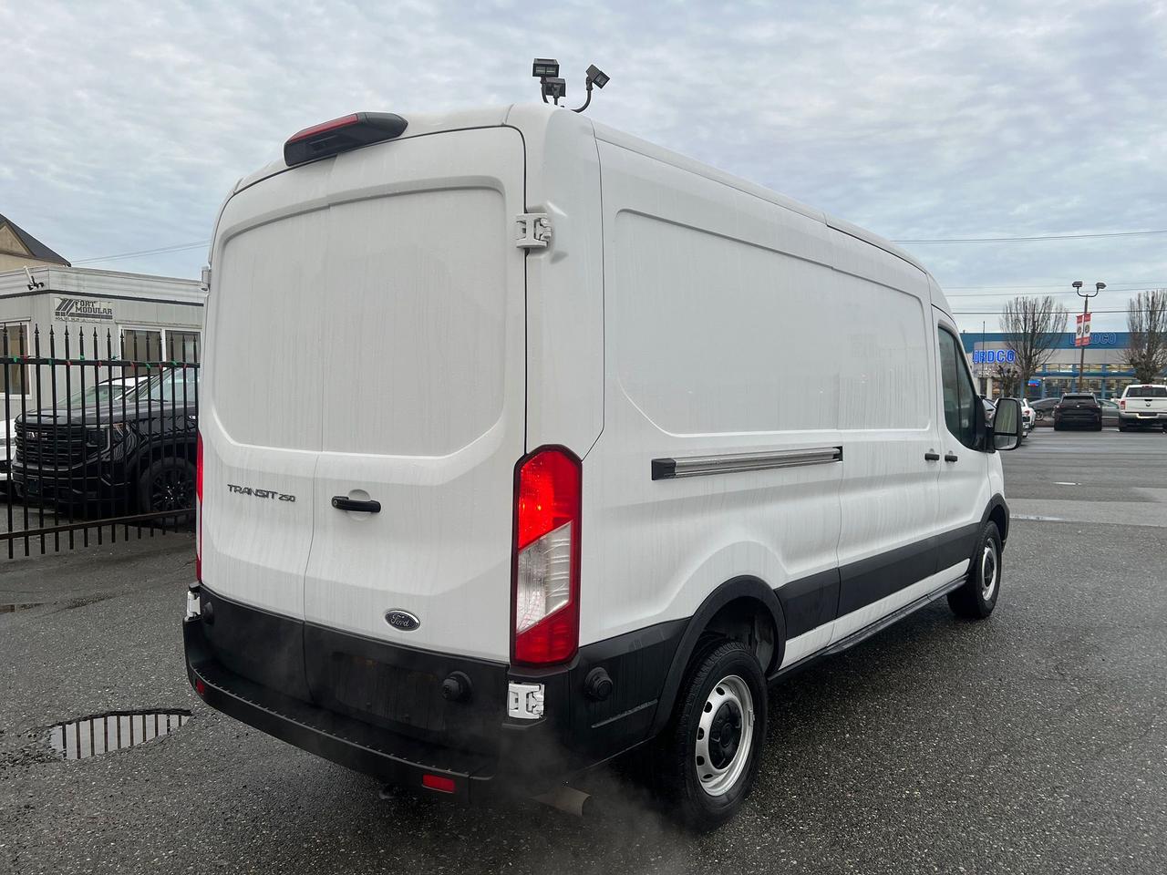 2024 Ford Transit Cargo Van T-250 148" Med Rf 9070 GVWR RWD Photo8