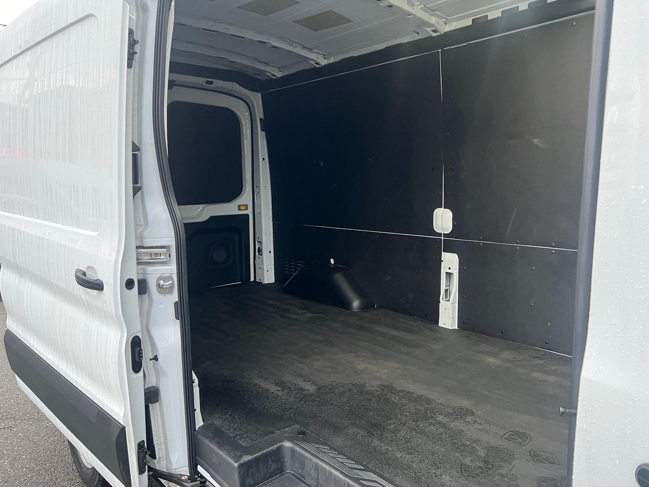 2024 Ford Transit Cargo Van T-250 148" Med Rf 9070 GVWR RWD Photo27