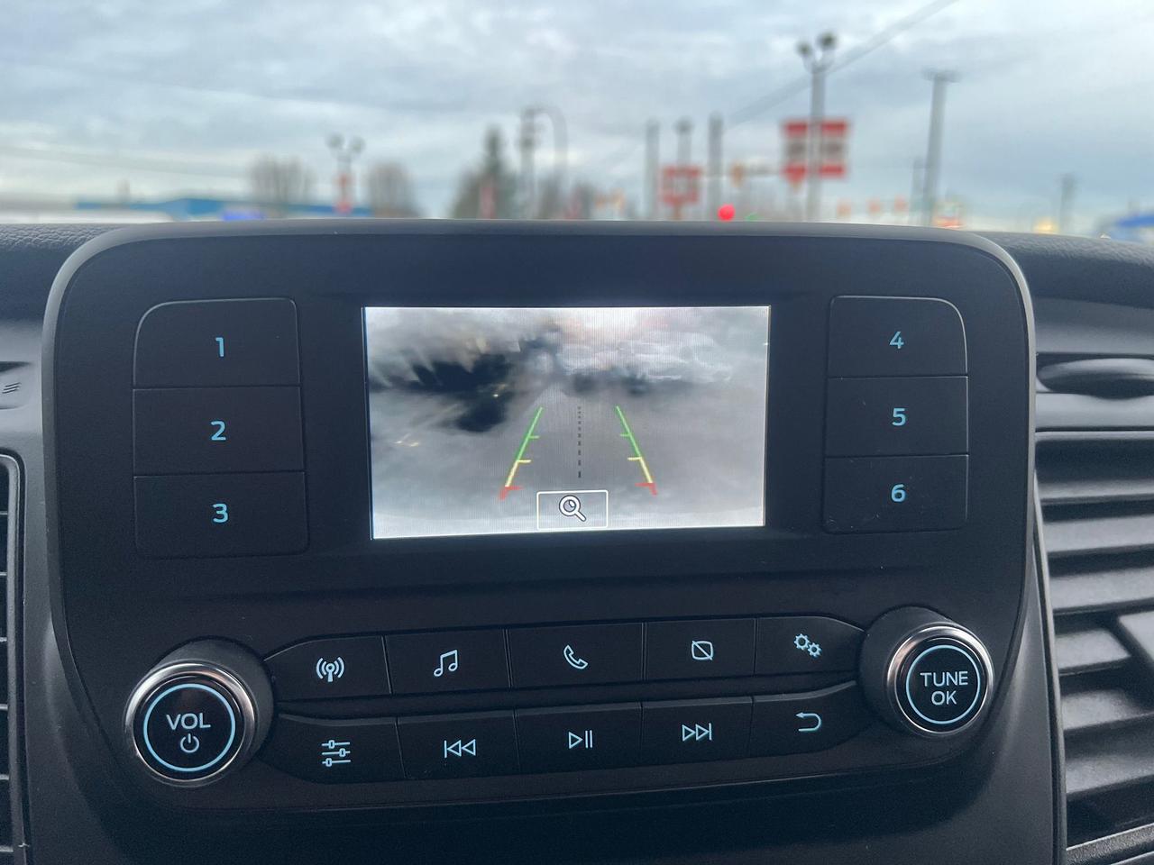 2024 Ford Transit Cargo Van T-250 148" Med Rf 9070 GVWR RWD Photo16