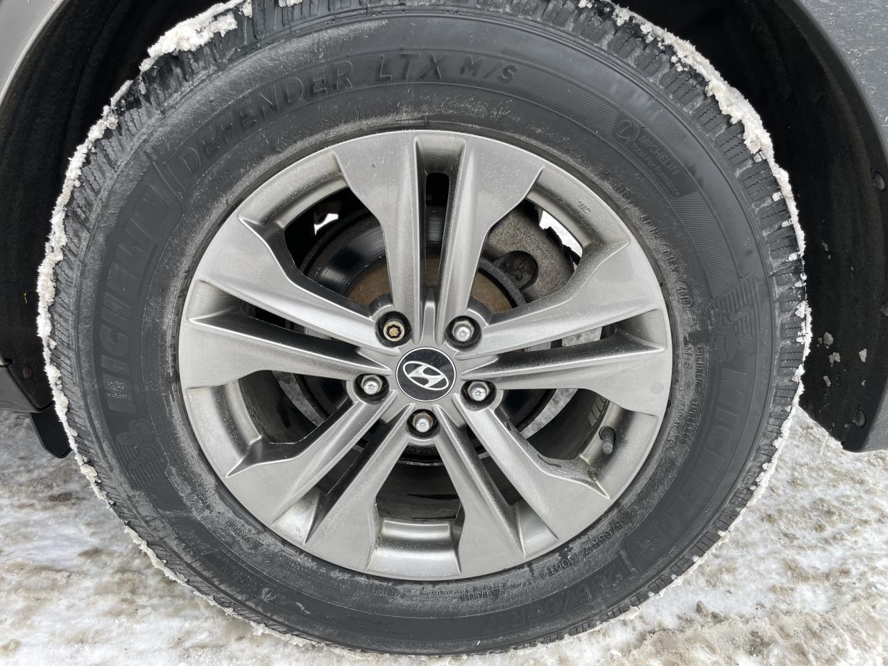 2014 Hyundai Santa Fe Sport  Photo